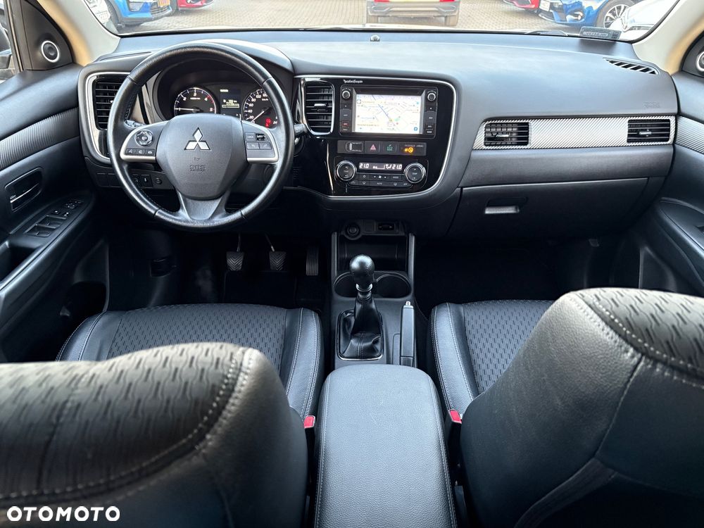 Mitsubishi Outlander 2.2 DID Intense + - 11