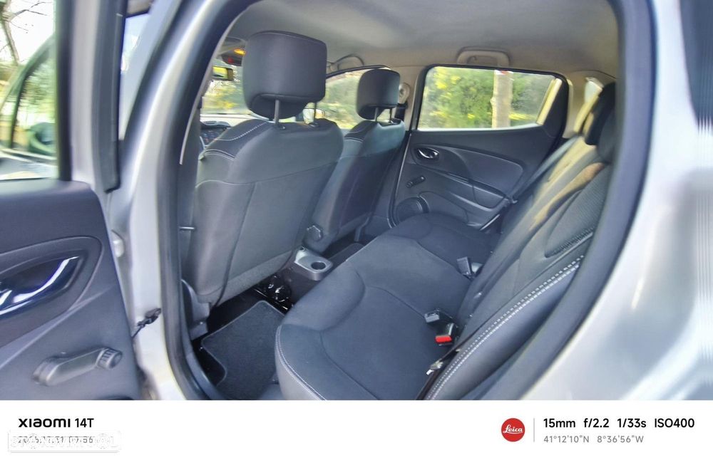 Renault Clio 1.2 16V 75 Collection - 12