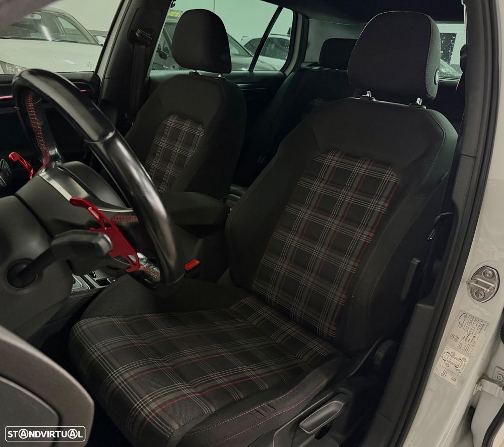 VW Golf GTI 2.0 TSI OPF DSG Performance - 10