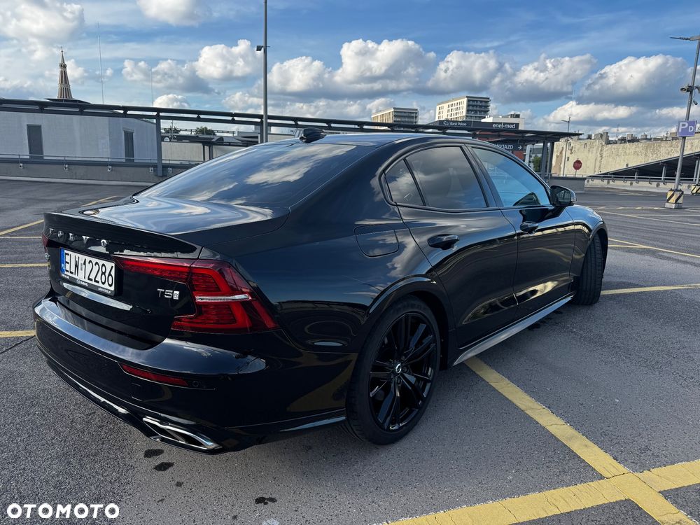 Volvo S60 T5 R-Design - 6