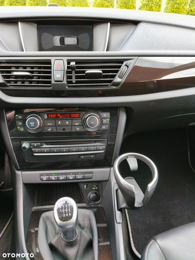 BMW X1 xDrive18d xLine - 8