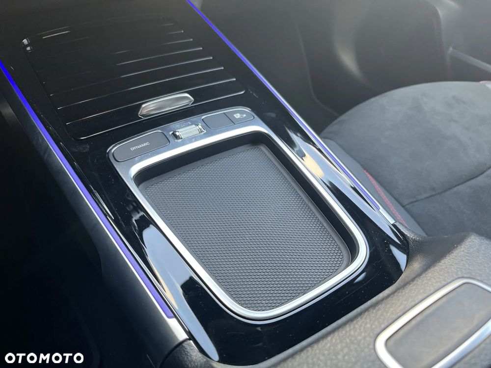 Mercedes-Benz GLB - 18