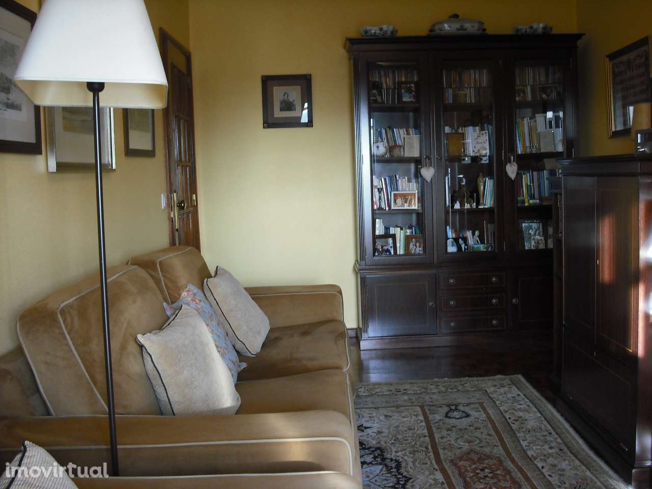 T2 / 75 m2 / 2 Garagens fechadas/ 2 wcs / Arrecadação/ Lareira - Grande imagem: 2/60