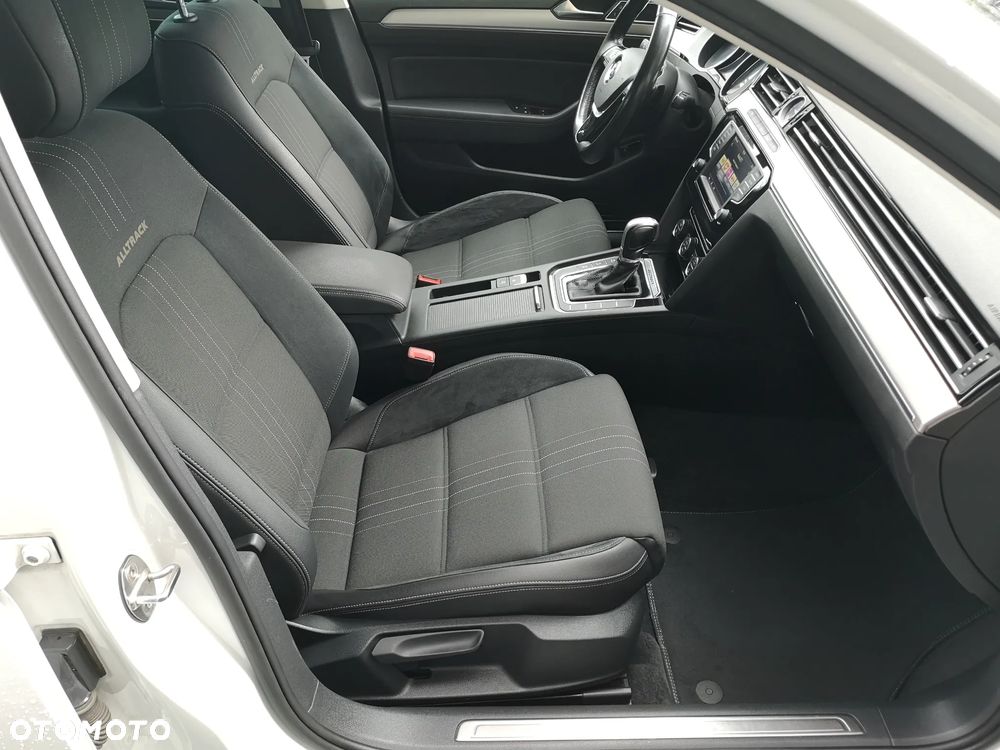 Volkswagen Passat Alltrack 2.0 TDI SCR 4Motion DSG - 27