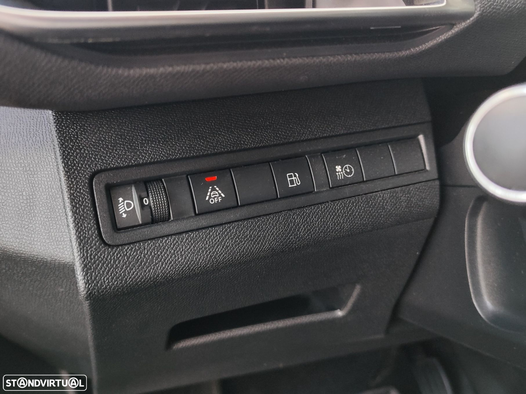 Peugeot 3008 1.6 Hybrid Allure e-EAT8 - 31