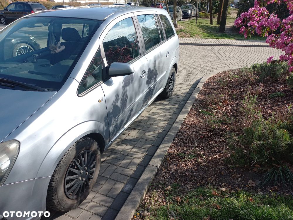 Opel Zafira 1.8 Essentia - 4