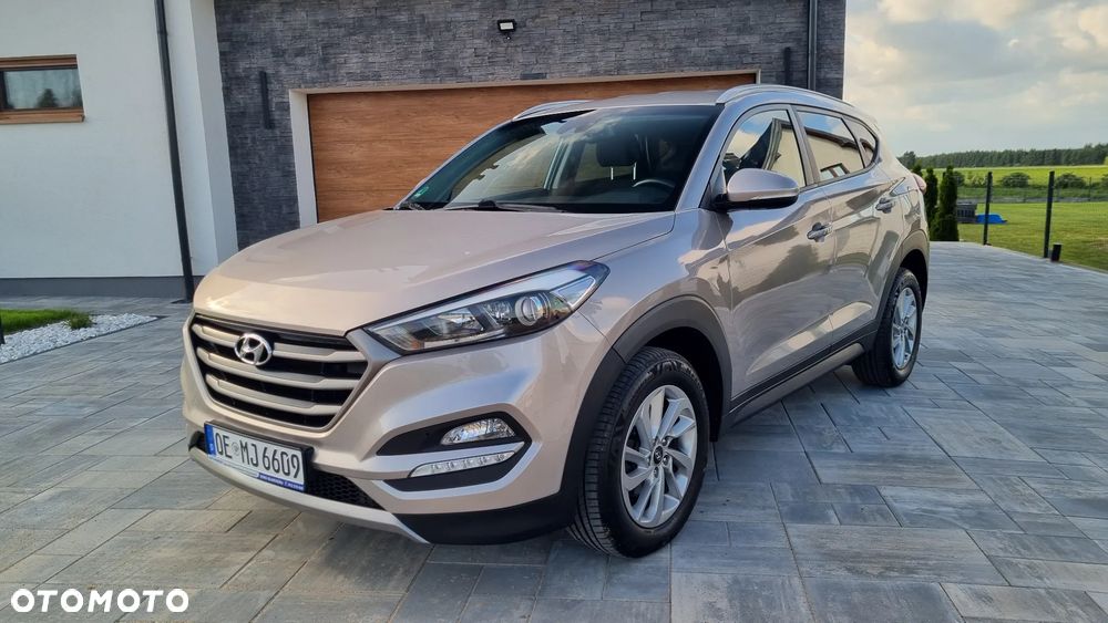 Hyundai Tucson 2.0 CRDi 4WD Automatik Intro Edition - 22
