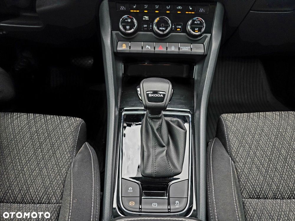 Skoda Karoq 1.5 TSI ACT 4x2 Style DSG - 23