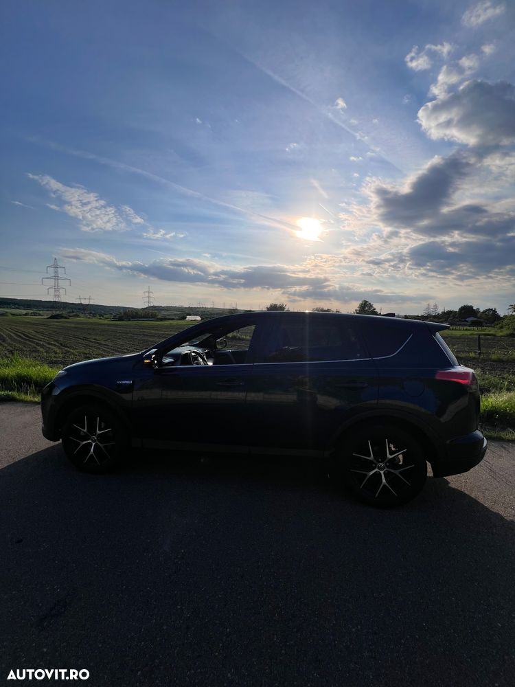 Toyota RAV4 - 6