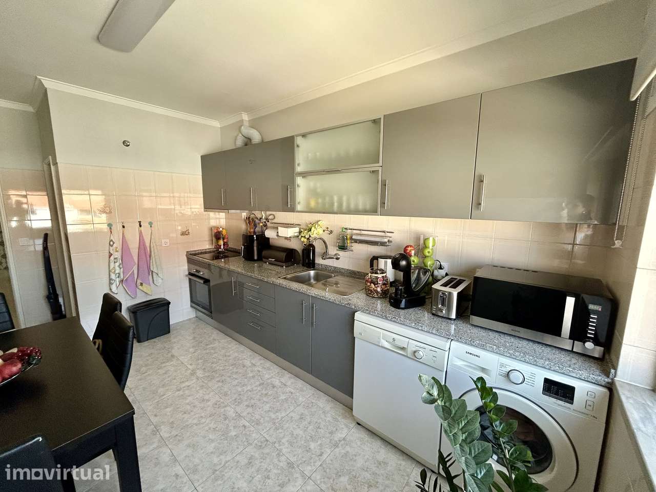 Apartamento T3, semi-renovado, no Centro da Amora! - Grande imagem: 4/40