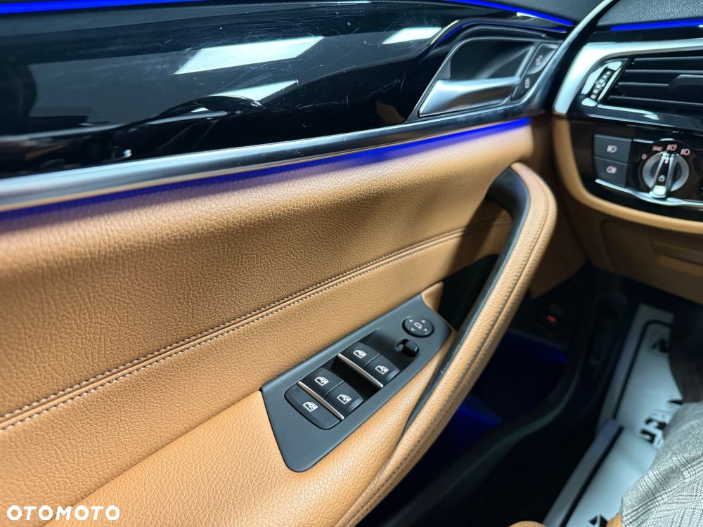 BMW Seria 5 520d Luxury Line sport - 15