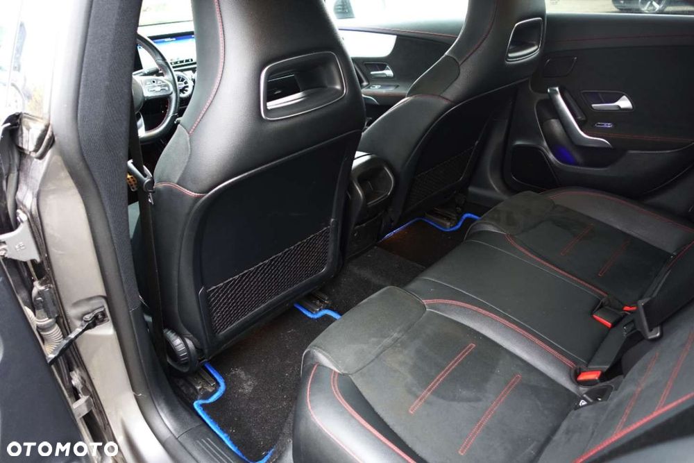 Mercedes-Benz CLA - 9