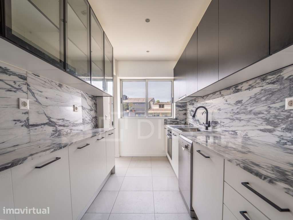 Apartamento T4 Totalmente Remodelado a 100 metros da praia. - Grande imagem: 4/38