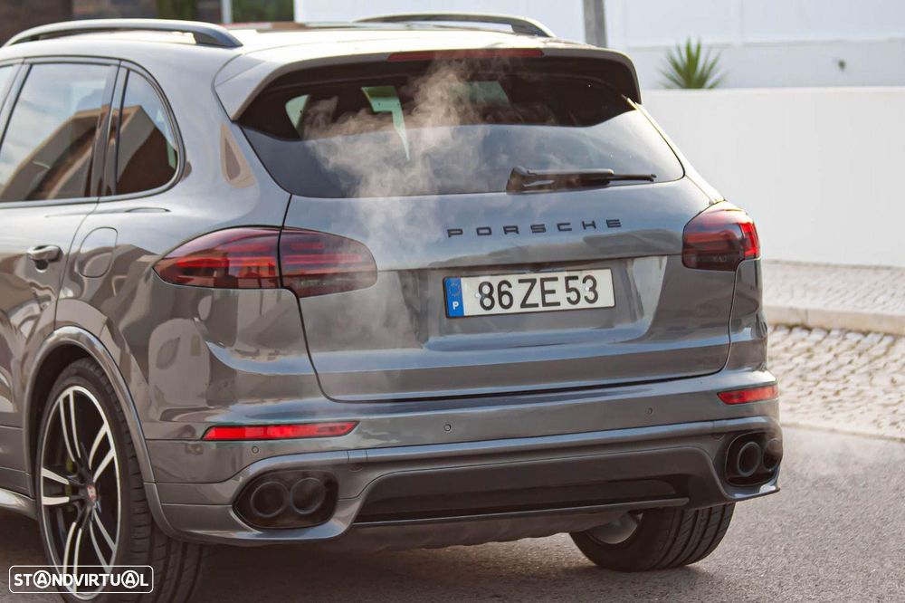 Porsche Cayenne S - 36