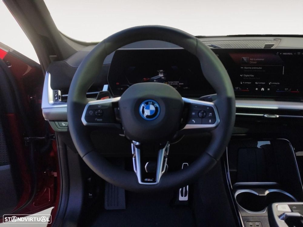 BMW iX2 eDrive20 Pack Desportivo M - 11