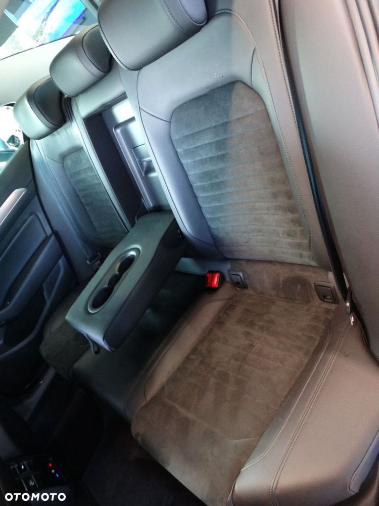 Volkswagen Passat - 13