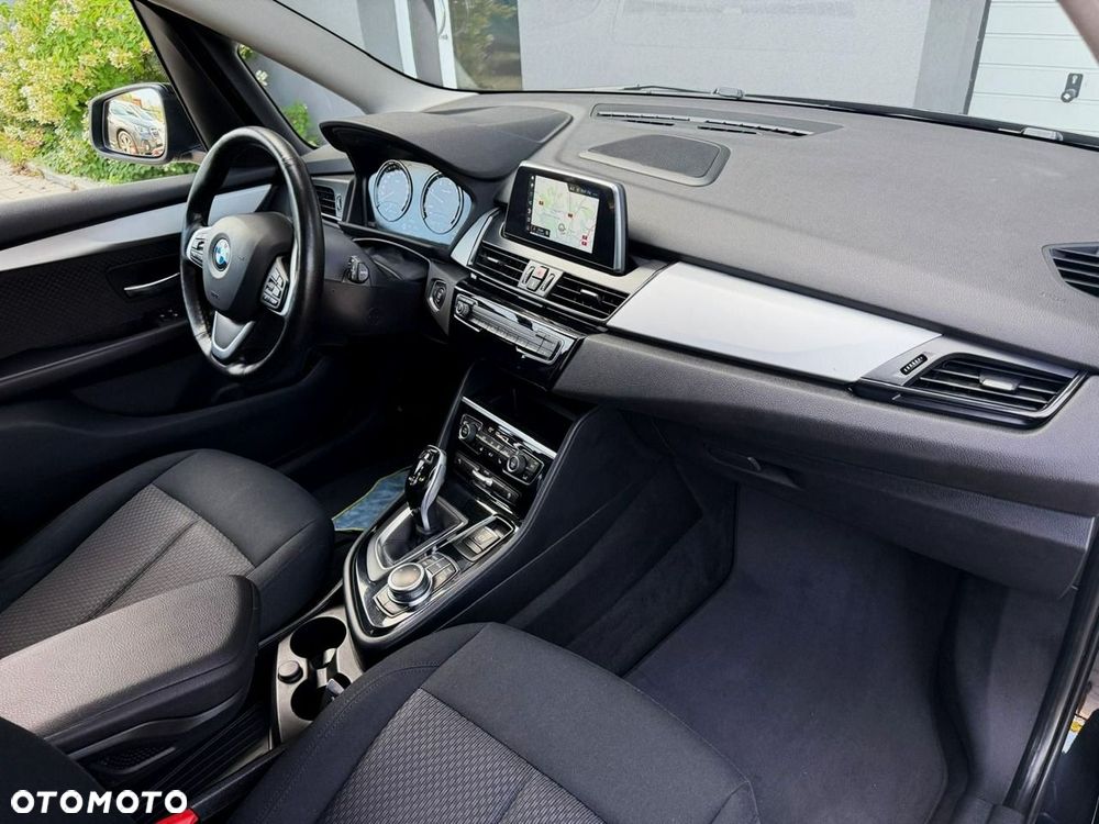 BMW Seria 2 218d xDrive Advantage - 9