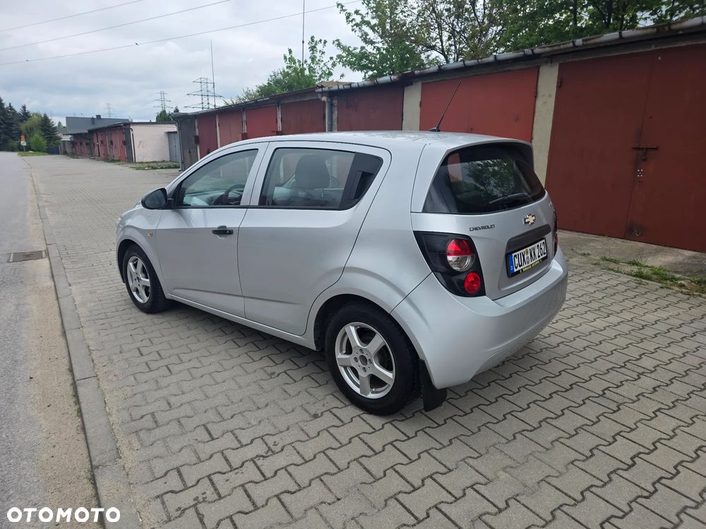 Chevrolet Aveo 1.2 LS - 20