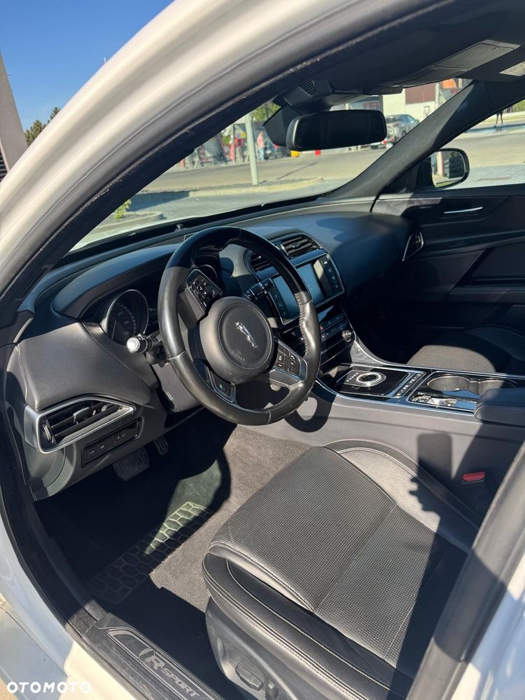 Jaguar XE 20d R-Sport Ingenium Edition - 22