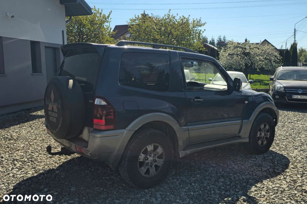 Mitsubishi Pajero - 3
