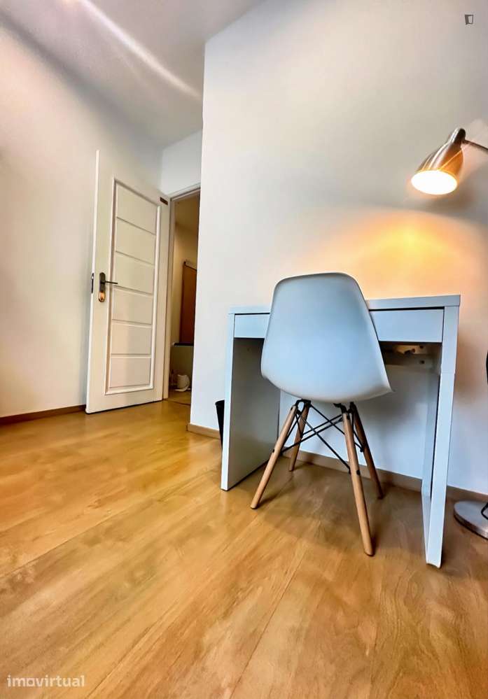 Quarto - localizado em Paranhos Porto - Grande imagem: 5/20