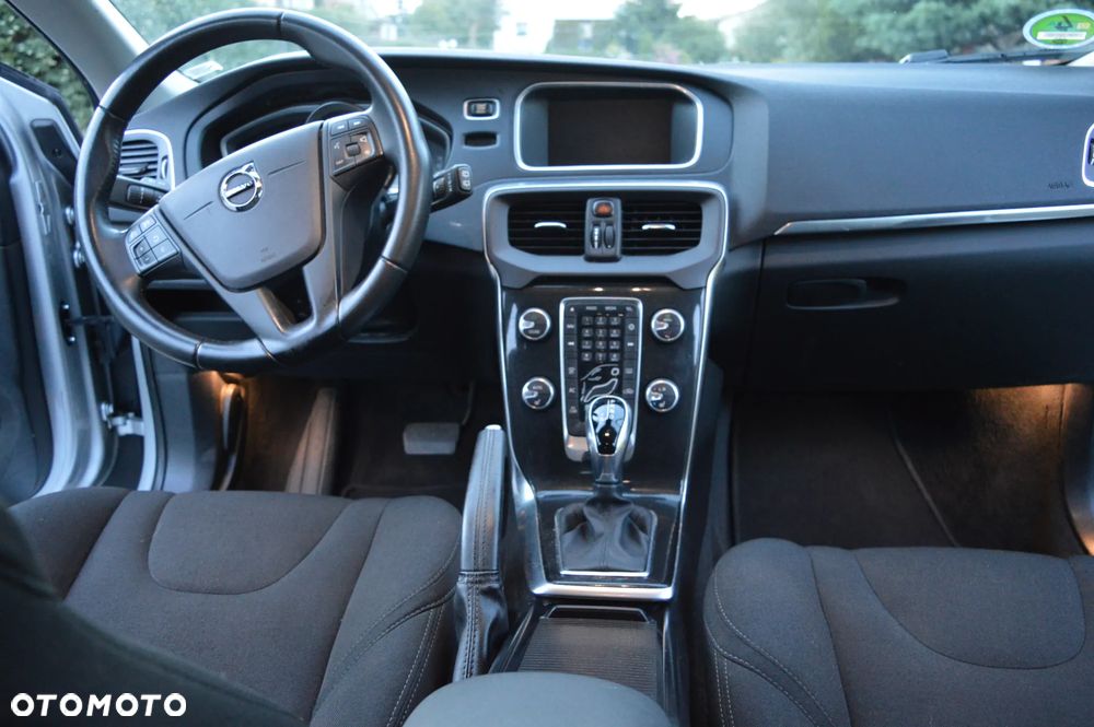 Volvo V40 - 16