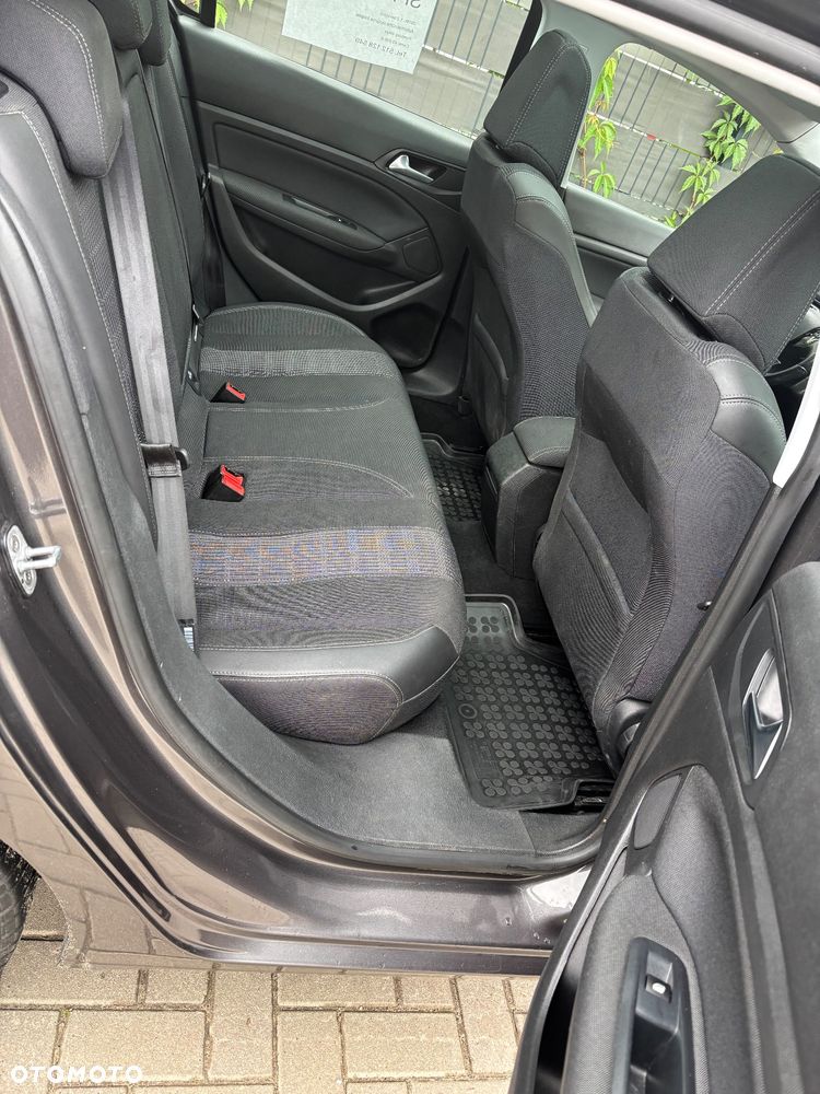 Peugeot 308 1.2 PureTech Active S&S EAT6 - 24