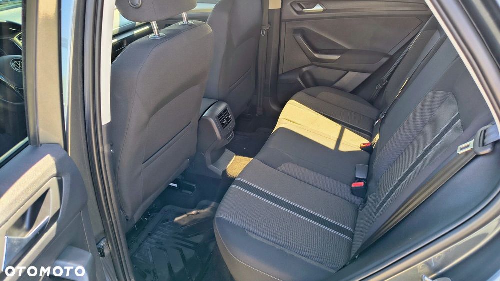 Volkswagen T-Roc - 12