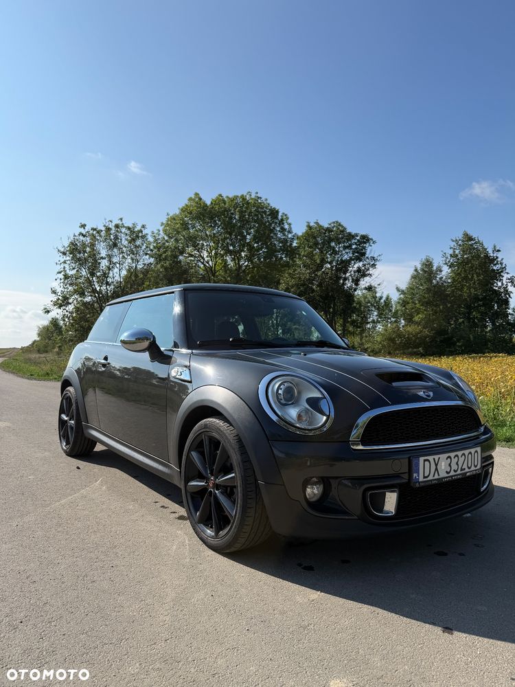 Mini Cooper S 2011 photo 2