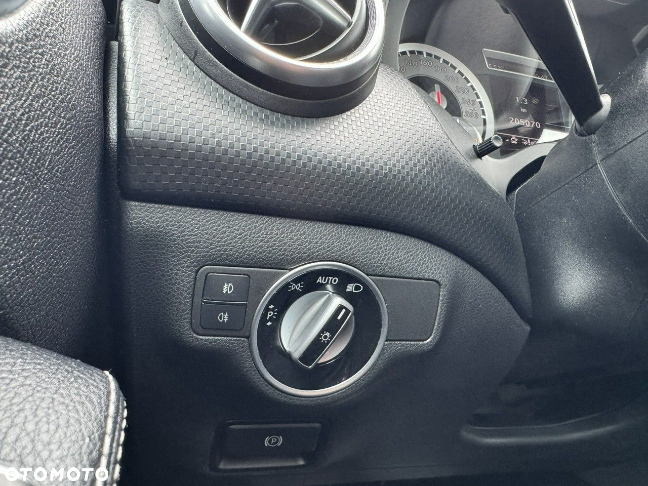 Mercedes-Benz Klasa A 180 BlueEfficiency Edition - 19