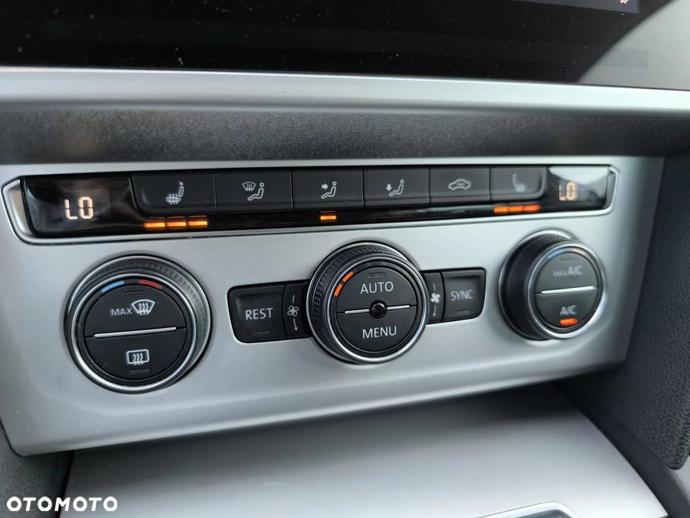 Volkswagen Passat 1.8 TSI BMT Comfortline DSG - 24