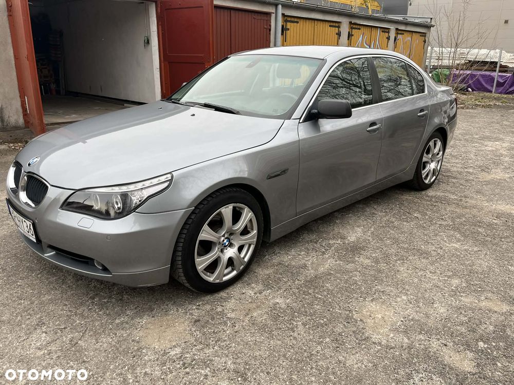 BMW Seria 5 520i - 4