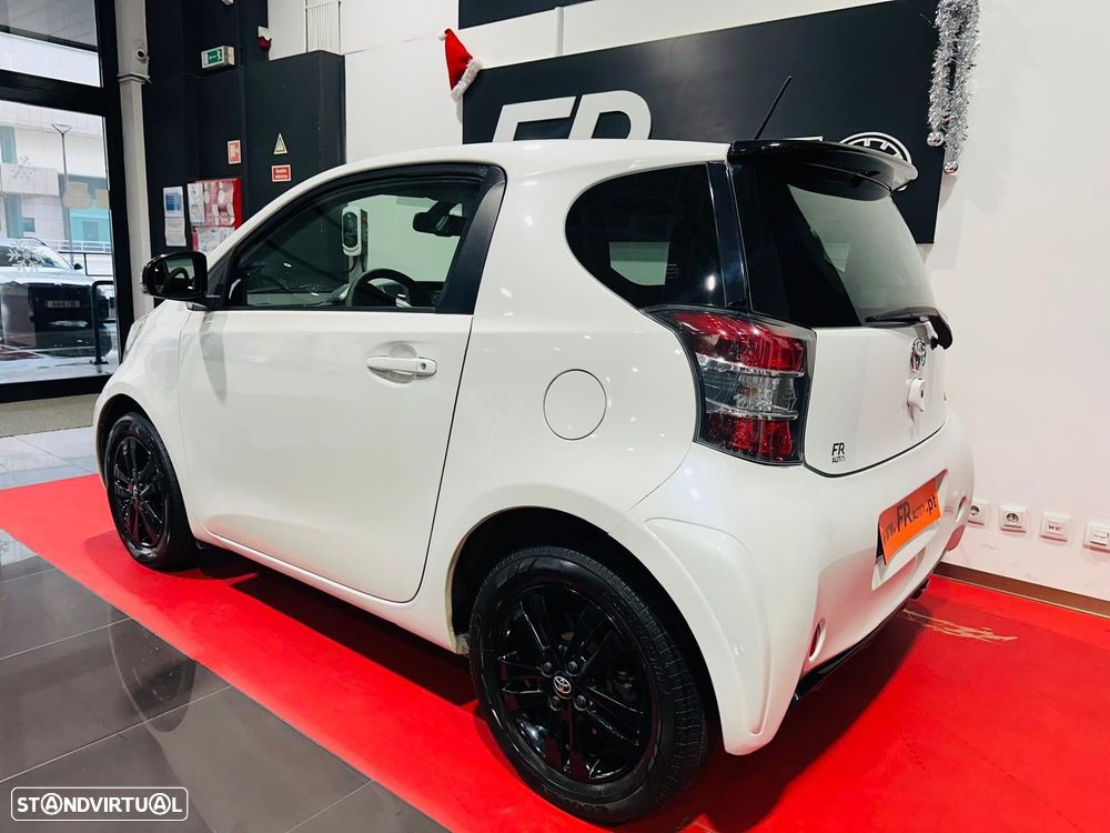 Toyota iQ 1.4 D-4D 2 EP+NAVI+Bluetooth - 13