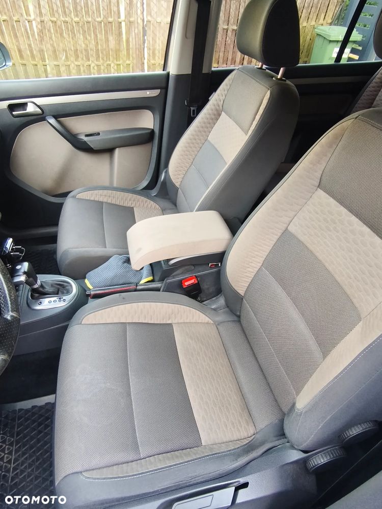 Volkswagen Touran 2.0 TDI DPF DSG Cross - 21