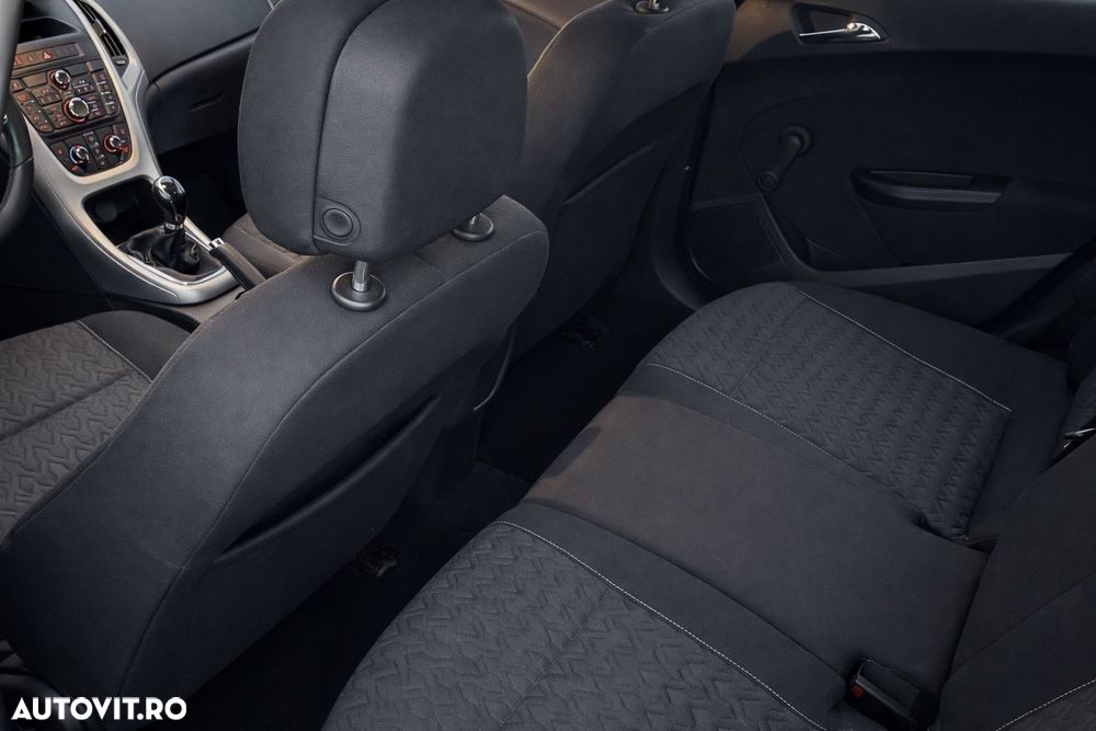 Opel Astra 1.4 Turbo ECOTEC Cosmo - 8