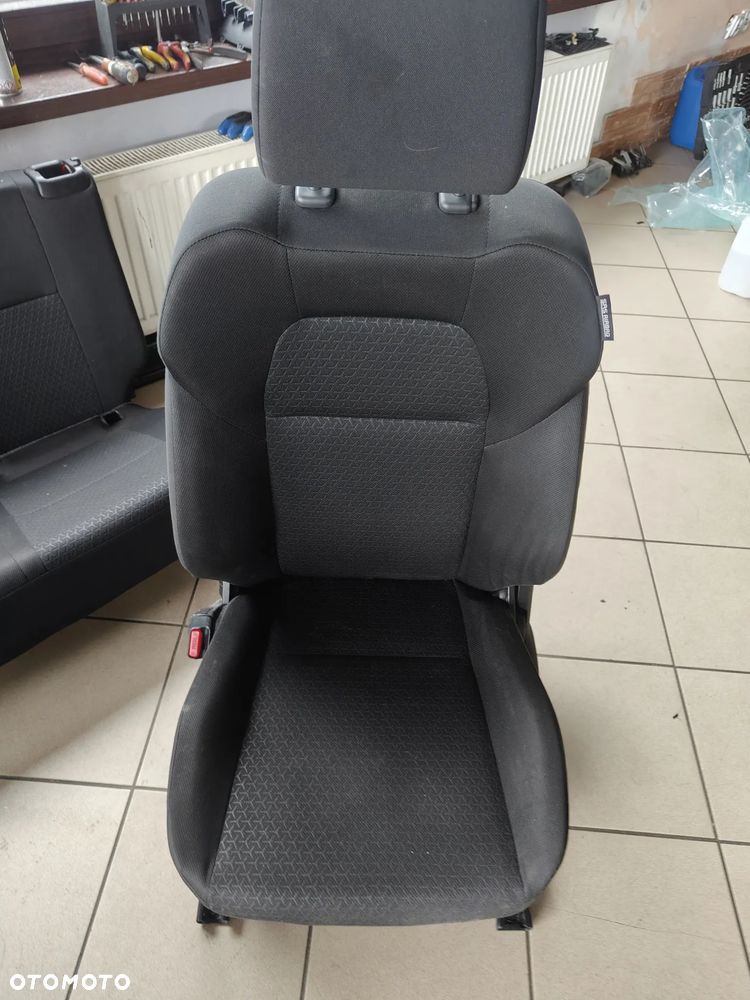 SUZUKI Swift Mk8 KOMPLET Foteli Europa - 2