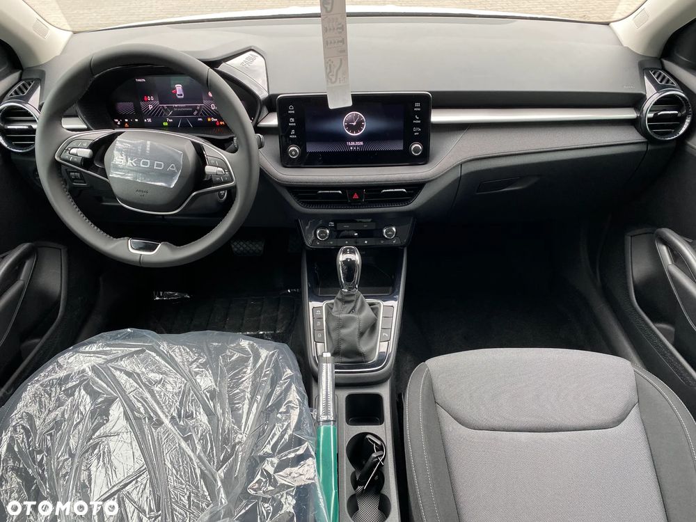 Skoda Fabia 1.0 TSI Drive DSG - 5