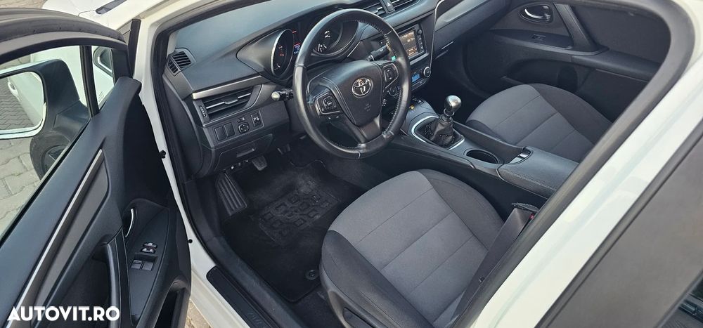 Toyota Avensis - 5