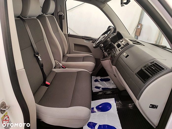 Volkswagen Caravelle - 40