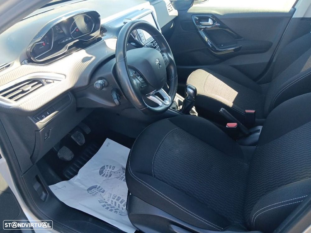 Peugeot 208 1.6 BlueHDi Style - 20