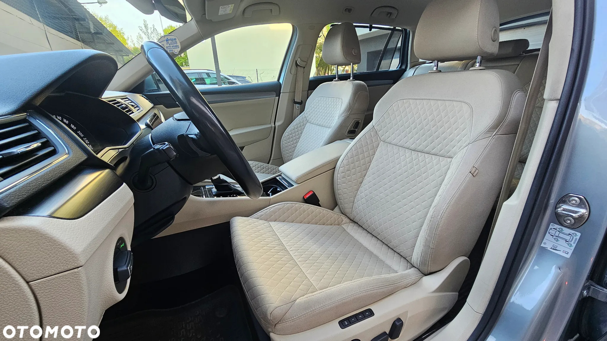 Skoda Superb 2.0 TDI Style DSG - 7
