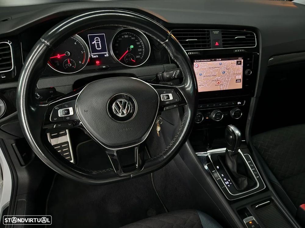 VW Golf 1.6 TDI SCR DSG IQ.DRIVE - 16