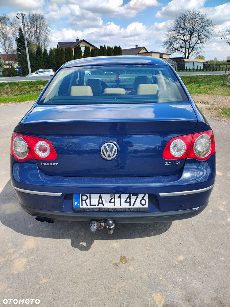 Volkswagen Passat 2.0 TDI DPF Highline - 4