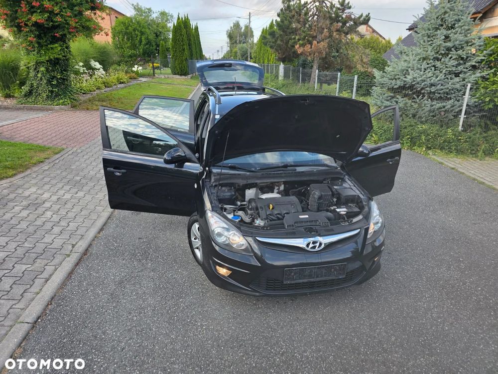 Hyundai i30 1.4 Base + World Cup - 2