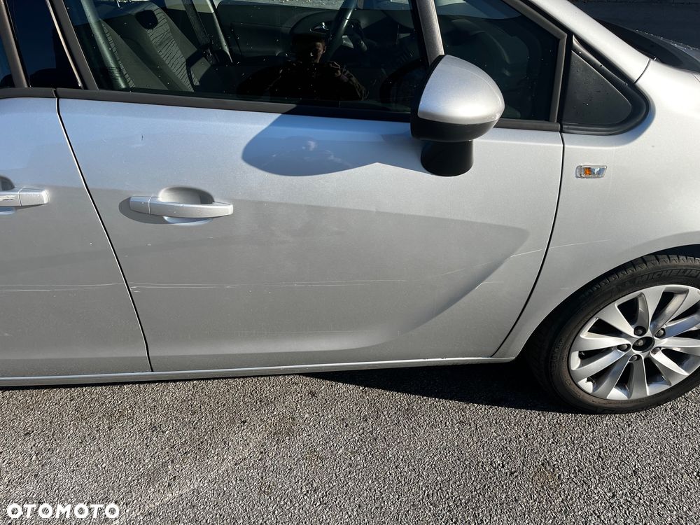 Opel Meriva 1.4 T Cosmo S&S - 24