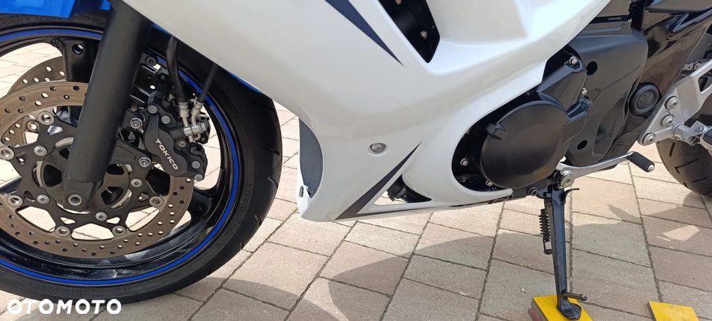 Suzuki GSX - 38