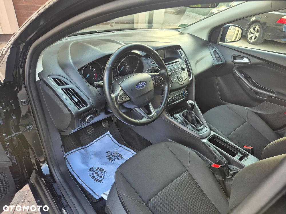 Ford Focus 1.6 Ambiente - 23