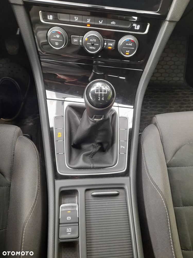 Volkswagen Golf VII 1.6 TDI BMT Comfortline - 10