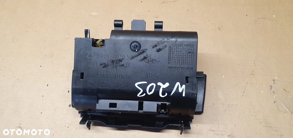 Popielniczka schowek Mercedes CLS W209 A2096800550 A2096800650 - 3
