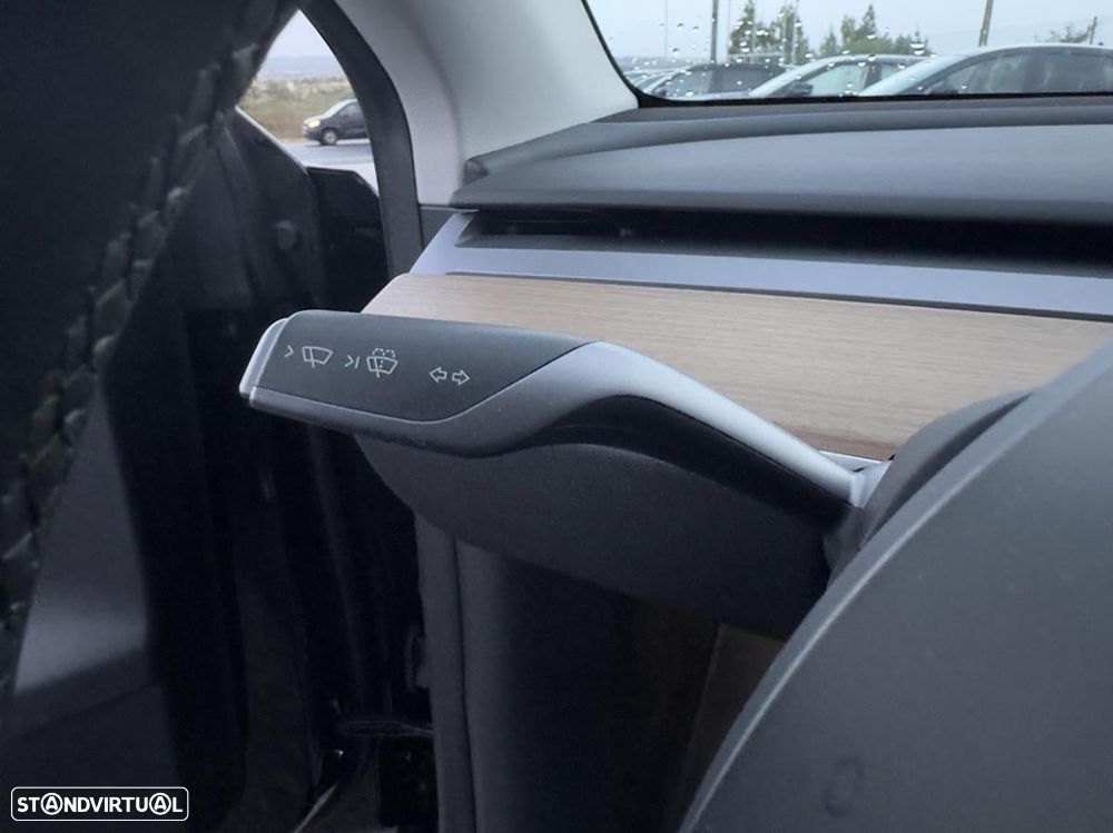 Tesla Model Y Standard - 24